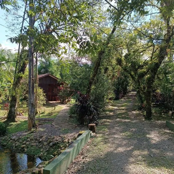 Brisa da Mata Eco Chalés Autônomos，位于莫雷蒂斯的酒店
