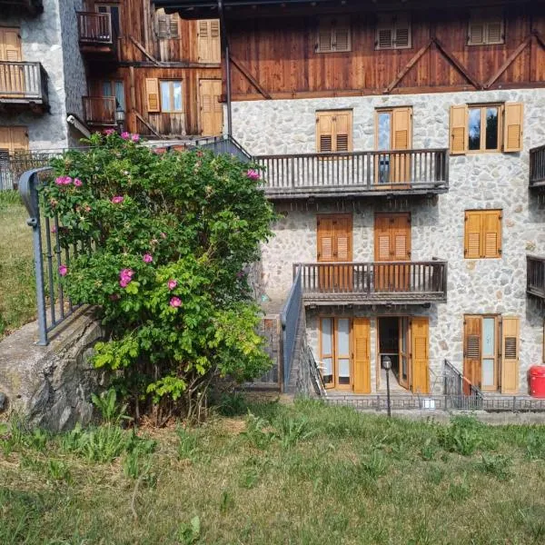 Appartamento Val di Sole - Commezzadura，位于科姆梅扎杜拉的酒店