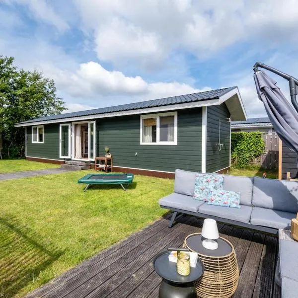 Charming chalet on the Vinkeveense Plassen，位于芬克芬的酒店