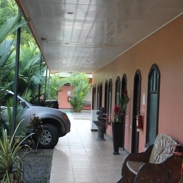 Hotel Vista al Tortuguero，位于Río Jiménez的酒店