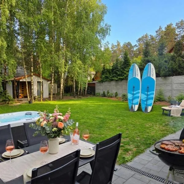 SAN ESCOBAR sauna jacuzzi jezioro，位于Rogowo的酒店