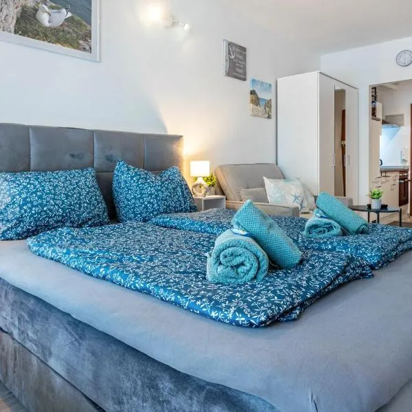 Ferienwohnung 'Möwennest'，位于施坦胡德的酒店