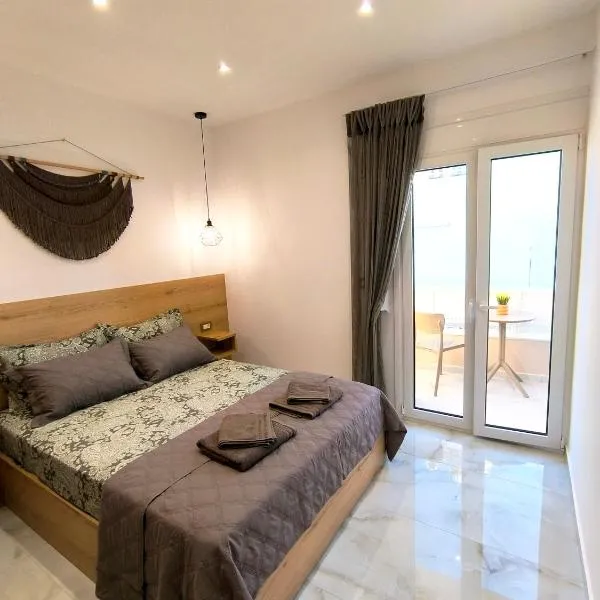 Anthouli homes 4, steps from beach and centre，位于卡尔扎迈纳的酒店