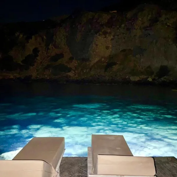 Milos Boathouse-BETWEEN2SEAS VIEW-STUNNING SUNSET VIEW，位于Areti的酒店