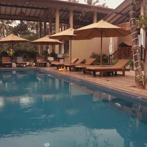 NatureSurf Villas - Private Garden Retreat at Hiriketiya Beach SPA, Surf & Relaxation，位于迪克韦勒的酒店
