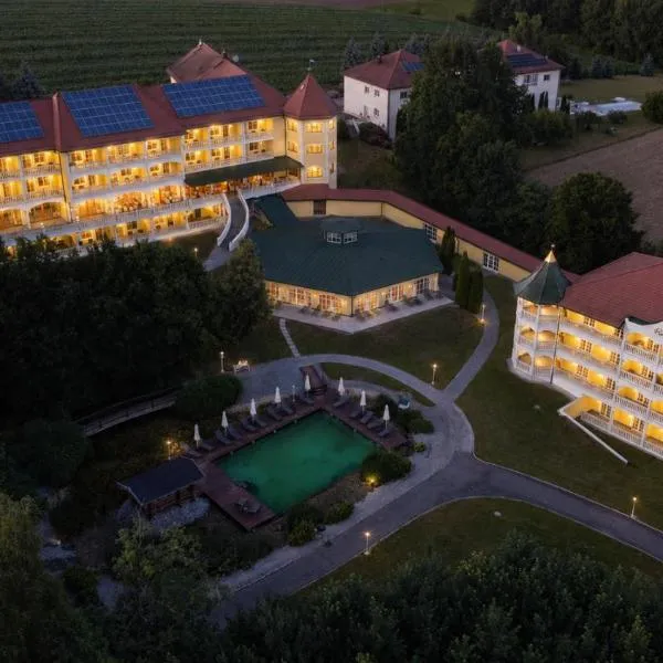 Wellnesshotel Parkschlössl zu Thyrnau Ihr adults only SPA Resort，位于Thyrnau的酒店