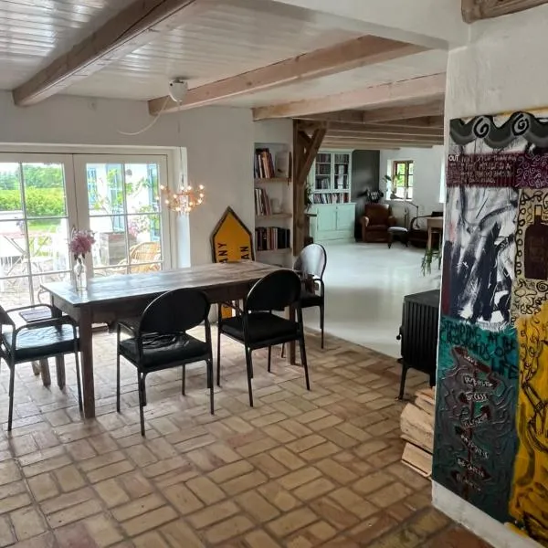 The Fishermen's House - charming and close to beach，位于齐斯泰兹的酒店