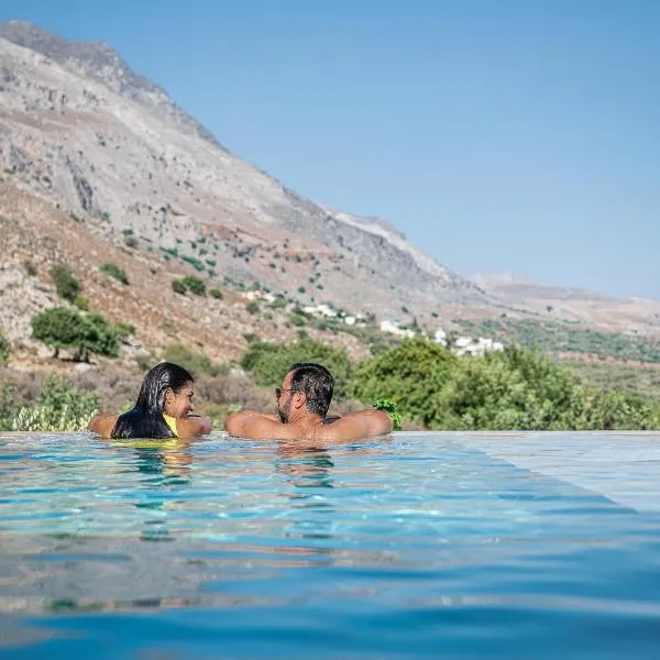 Nature's Den Luxury Suites with Private Pools,位于弗朗哥卡斯特隆的酒店