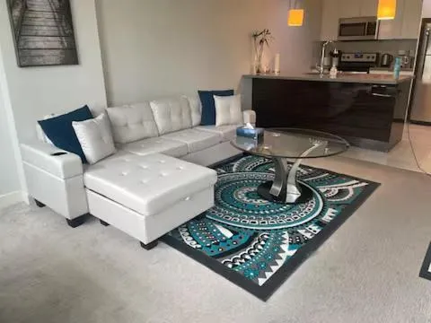 Stunning 1 Bedroom condo with riverview in Calgary，位于卡尔加里的酒店