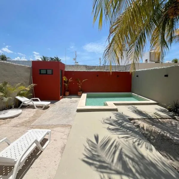Casa con Piscina en Chixchulub a 100 m de la playa，位于希克苏鲁伯的酒店