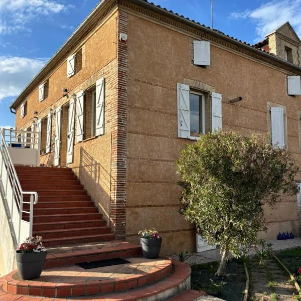 chambres d'hotes des capellas,位于Bessens的酒店