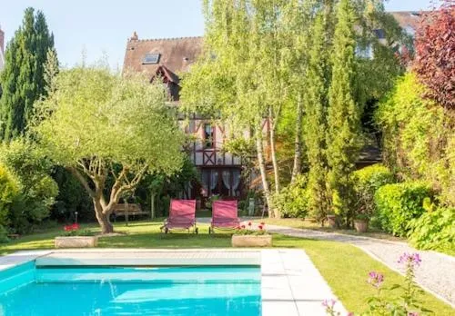 Hôtel Spa - Au Charme Rabelaisien，位于阿姆博斯的酒店