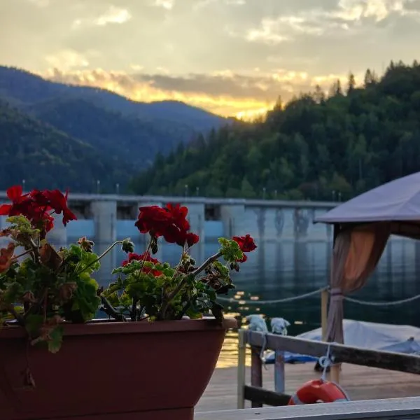 La Coca Lake House，位于比卡兹的酒店