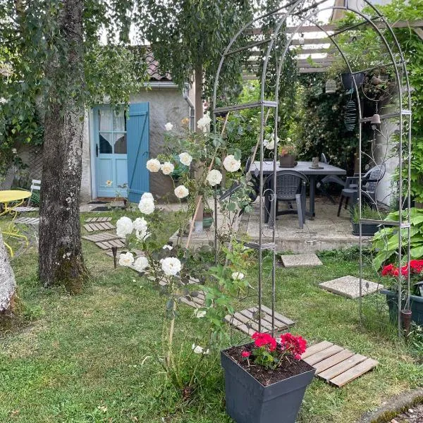 STUDIO EN AUVERGNE Le ruisseau，位于圣普斯特布拉法的酒店