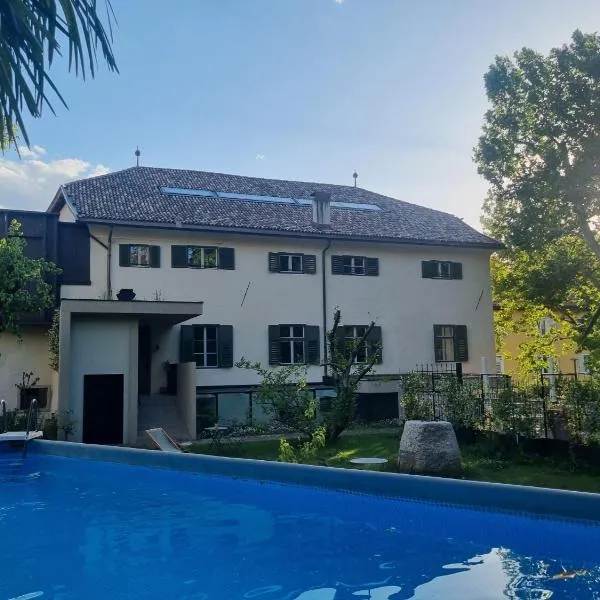 Ansitz Thierburg Suites，位于梅拉诺的酒店