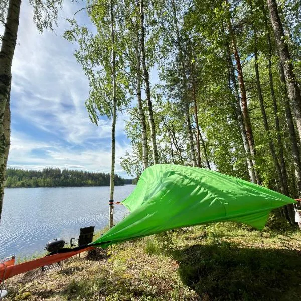 Tree Tents at Alaska Glamping Linnansaari，位于萨翁林纳的酒店