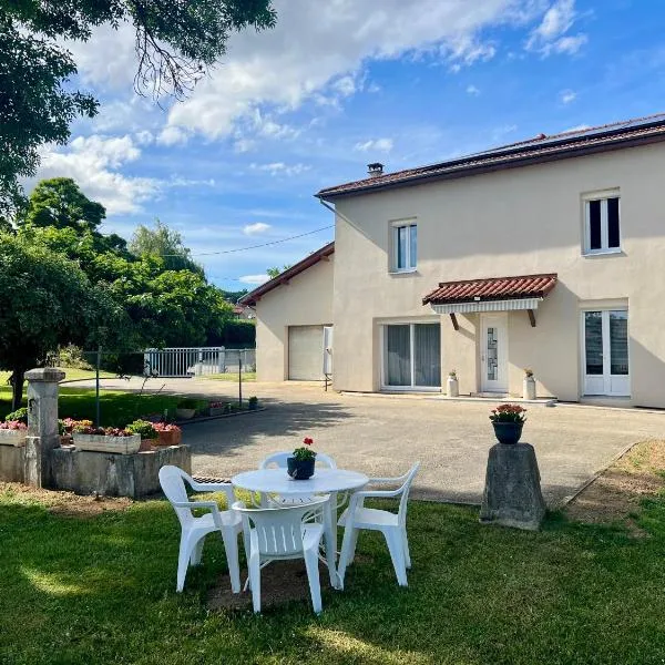 Corps de ferme à 50min de Lyon,位于Moissieu-sur-Dolon的酒店