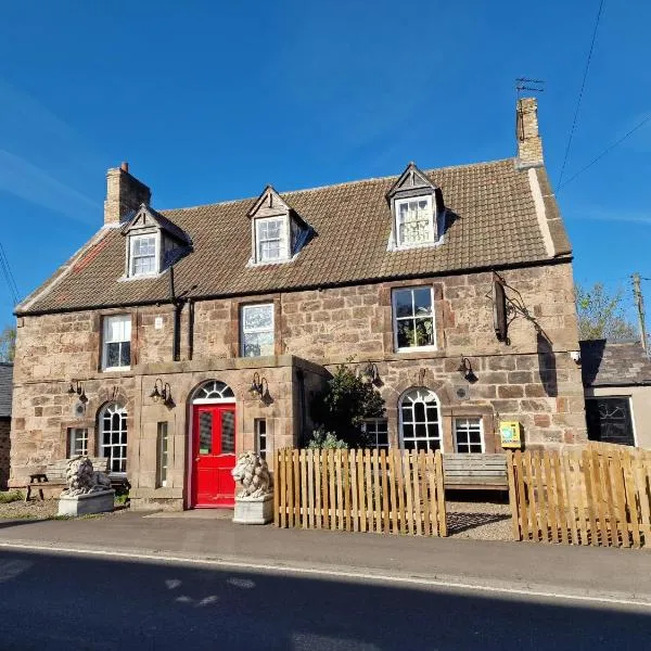 Red Lion Inn，位于Milfield的酒店