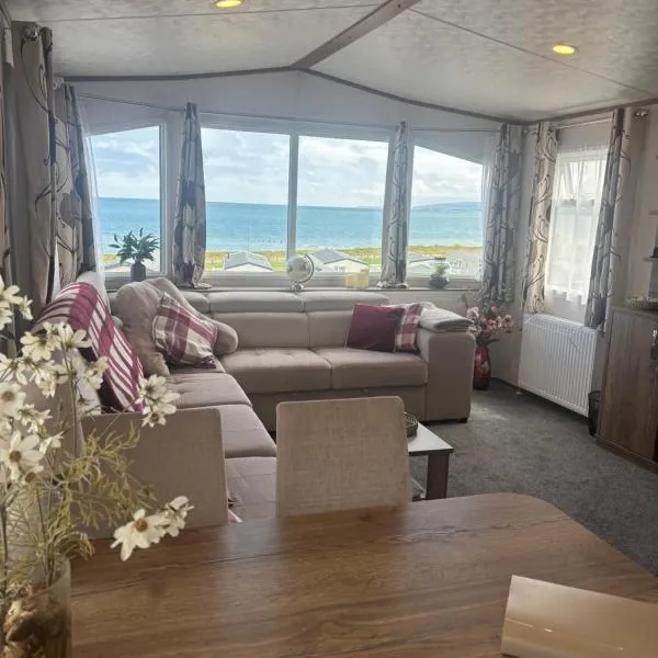 Craig Marian, The Beach Holiday Park，位于科尔温湾的酒店