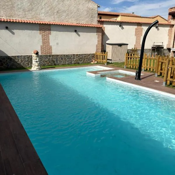 CASA RURAL EL TORREON,位于Fontiveros的酒店