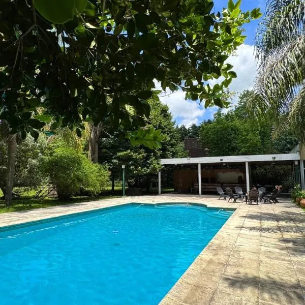Casa Quinta en CAPILLA DEL SEÑOR，位于Pavón的酒店