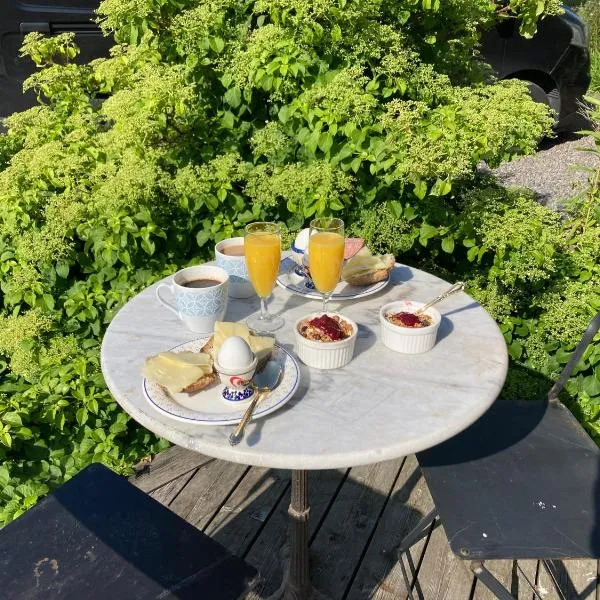Smedjan Bed and Breakfast，位于Varberg的酒店