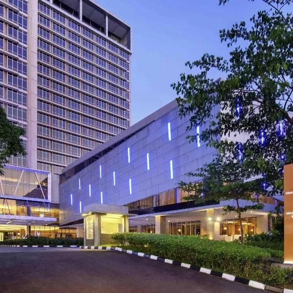 Grand Mercure Solo Baru，位于梭罗的酒店