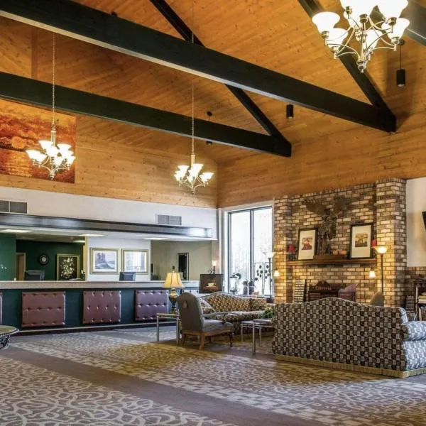 Quality Inn & Suites Escanaba North，位于埃斯卡诺巴的酒店