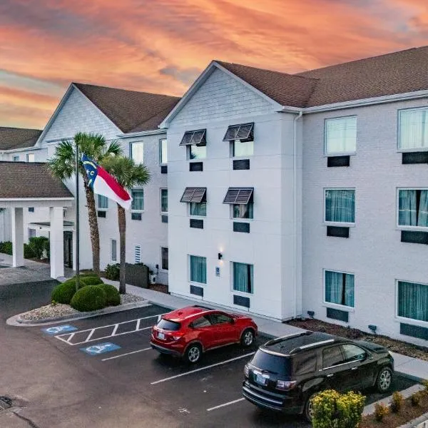 The Windstar Hotel - Emerald Isle, Swansboro，位于Cedar Point的酒店