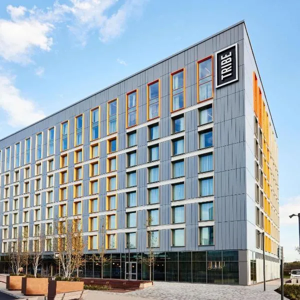 TRIBE Terminal 2 Manchester Airport by Accor，位于霍尔的酒店