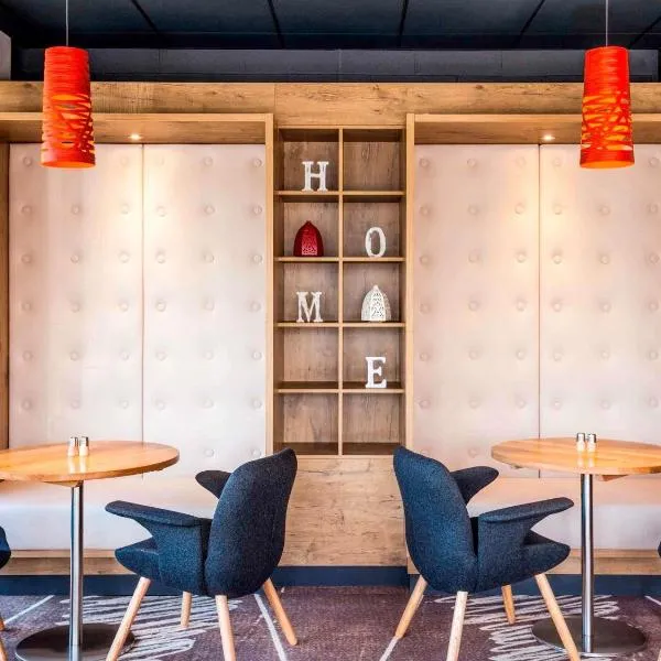 宜必思伦敦埃尔斯特里伯翰伍德酒店,位于博勒姆伍德的酒店