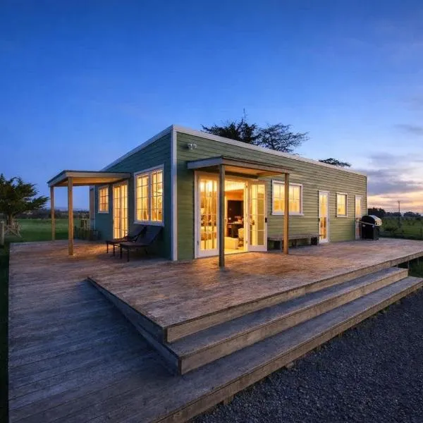 The Shearerton - Woolshed Retreat with Outdoor Bath and Super King Bed，位于菲尔丁的酒店