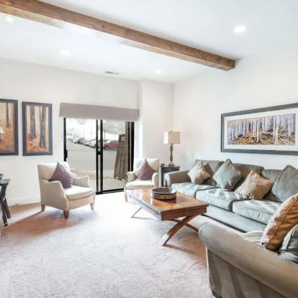 Classic Ski-in Ski-out Condo，位于帕克城的酒店