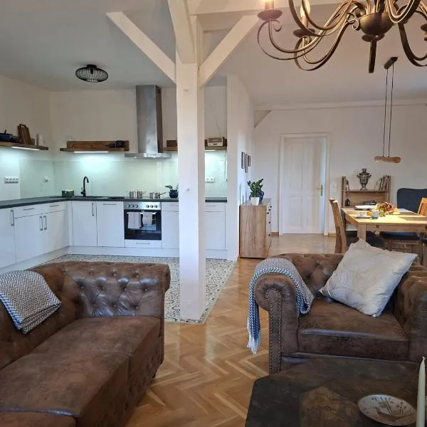 Holiday Apartment Henry - Auszeit unter alten Balken，位于阿恩施塔特的酒店