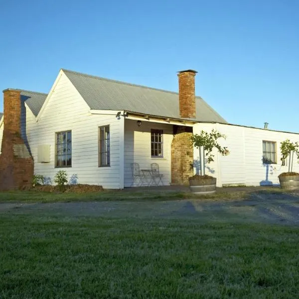 Buttons Cottage in natures paradise，位于Nietta的酒店