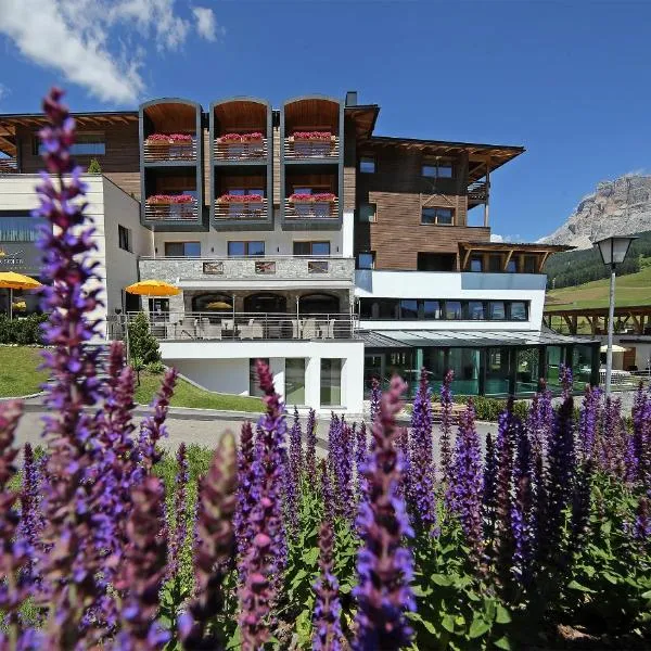 Hotel Ciasa Soleil，位于拉维拉的酒店