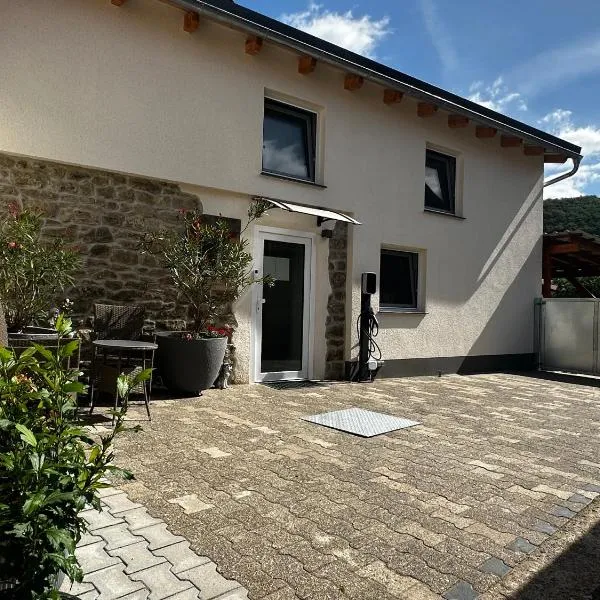 Ferienhaus Nahetal mit Garten, Terrasse & Hund，位于Niederhausen的酒店