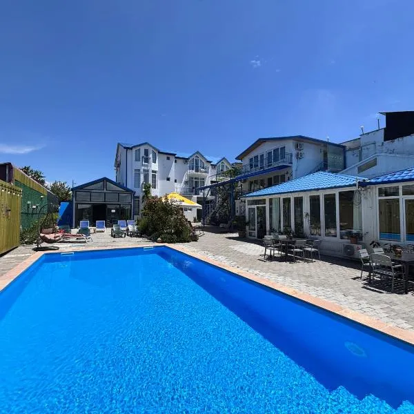 Laguna Boutique Hotel Bazaleti Lake，位于Dushetʼi的酒店