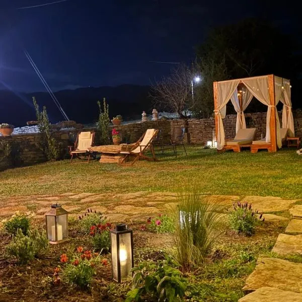 PETRASTERO Mountain Retreat-Agrafa Greece，位于Vérnikon的酒店