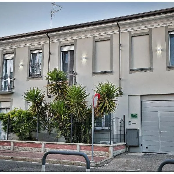 Residenza Le Palme，位于Trecate的酒店