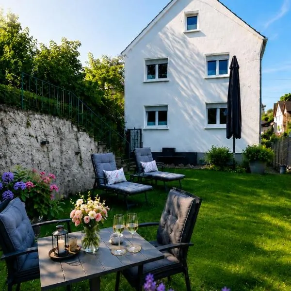 Ferienwohnung Elya Gartenparadies nahe Events, Outlet und Spa，位于巴特明斯特艾弗尔的酒店