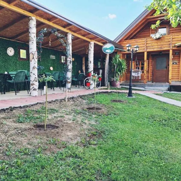 Holiday cottage with pool，位于普拉夫的酒店