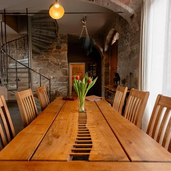 Maisonette-Wohnung mit Kamin im historischen Gewölbe，位于Großharthau的酒店