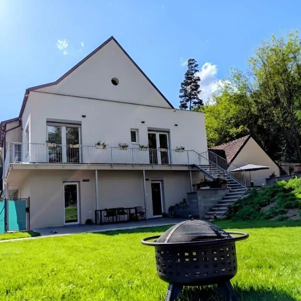 Apartmány v Propadání,位于杰多维尼切的酒店