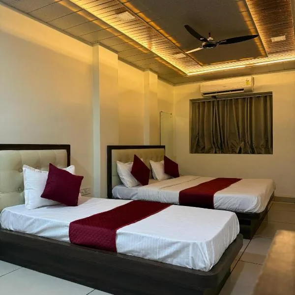 Parth Paradise Hotel，位于印多尔的酒店