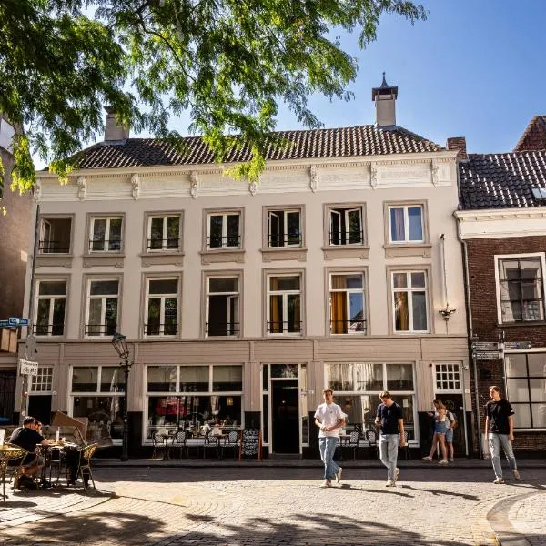 The Saints Sutor Hotel，位于布雷达的酒店