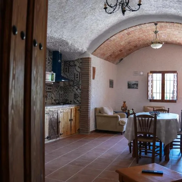 Cuevas Cortijo El Capellán，位于Cortes的酒店