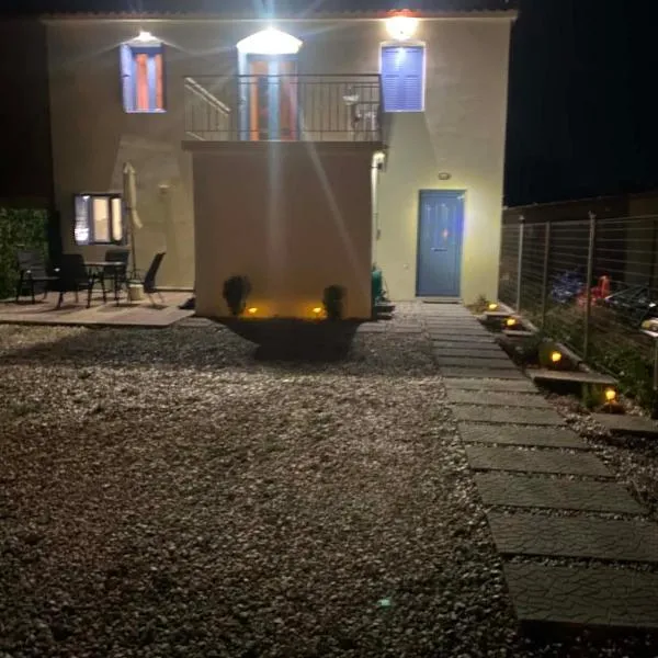 Mary's home，位于Atsikí的酒店
