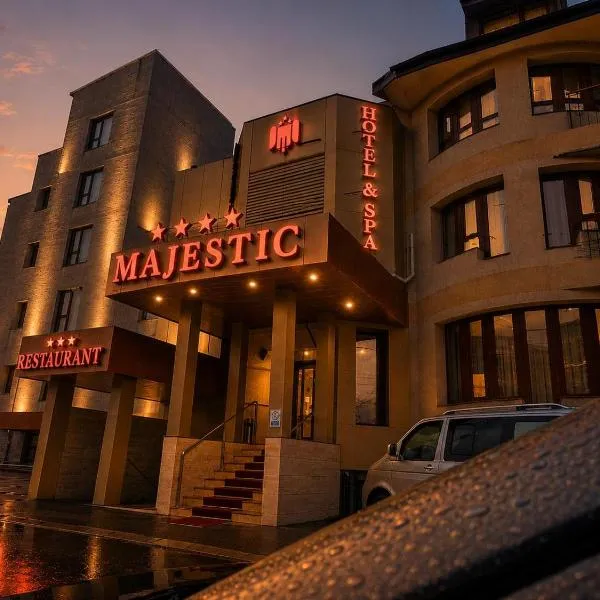 Hotel Majestic City Center,位于雅西的酒店