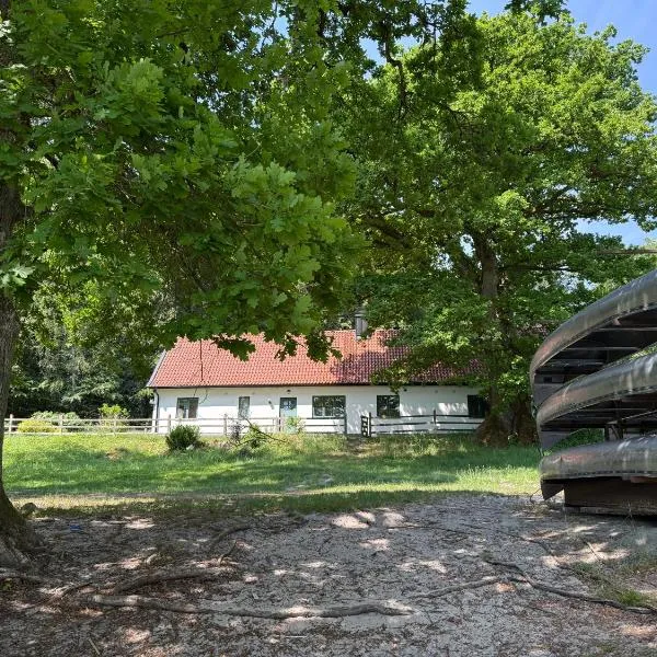 Fiskarhuset - seaside cottage 4 pax，位于Sjöbo的酒店
